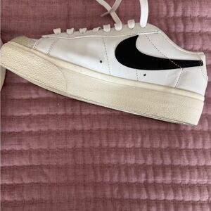 Nike Women's Blazer Low Platform Size 7.5 White DJ0292-101